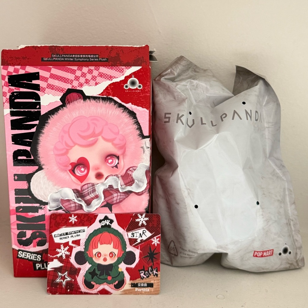 Pop Mart SKULLPANDA Winter Symphony Plush Pendant Series - Partita